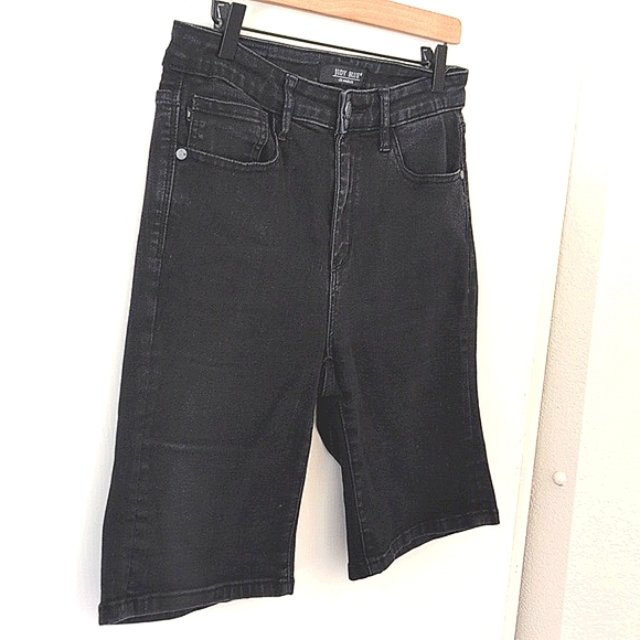 Judy Blue Womens Large Cuffed Bermuda Shorts Black Denim Casual Classic - Picture 2 of 6